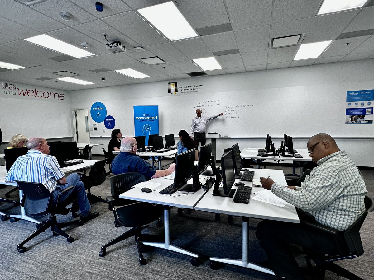SSanjuaneloS's tweet photo. Today we opened our 4th #ConnectedLearningCenter in #Dallas. It’s the first of its kind, attached to a retail location! Another huge step towards bridging the #DigitalDivide.
#LifeATT #ATTBelieves #Addison #Community #JFS https://t.co/gZsOInxPoS