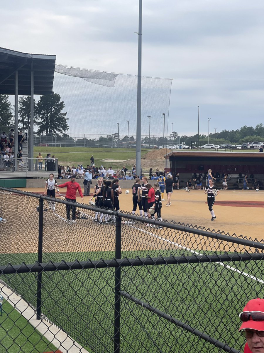 Baseball advances 2 games to 0 vs Colmesneil!! Softball goes up 1-0 vs Evadale!! Great night to be a Dragon! #WINTODAY