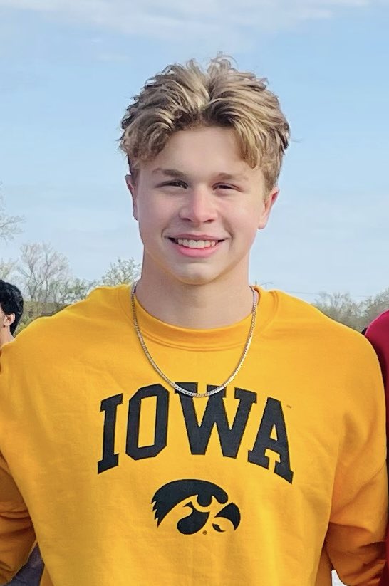 RJohnsonGR2's tweet photo. Decision Day 2023! This former Grove Avenue kid is going to Iowa! Go Hawkeyes! 💛🖤@GroveAve220 @BarringtonHS220 @barrington220 #WeBelong220 https://t.co/gHEoFvvBrd