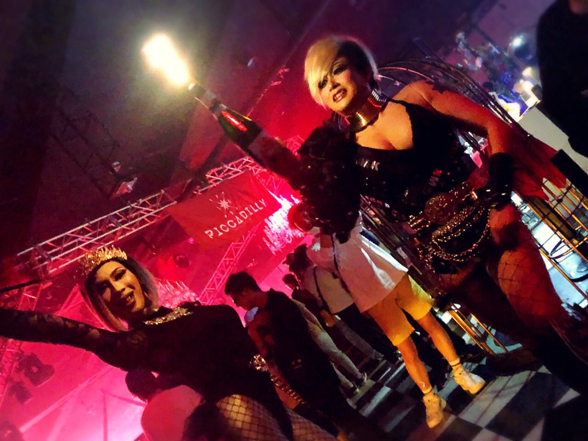 the_golden_dawn's tweet photo. コロナ前にやって以来のＮＵＤＥでシャンパンパーティー‼️

色んな人に声掛けて貰えて本当に嬉しかった😌✨

皆ありがとう🫶💕 https://t.co/hWnZ0C0IWR