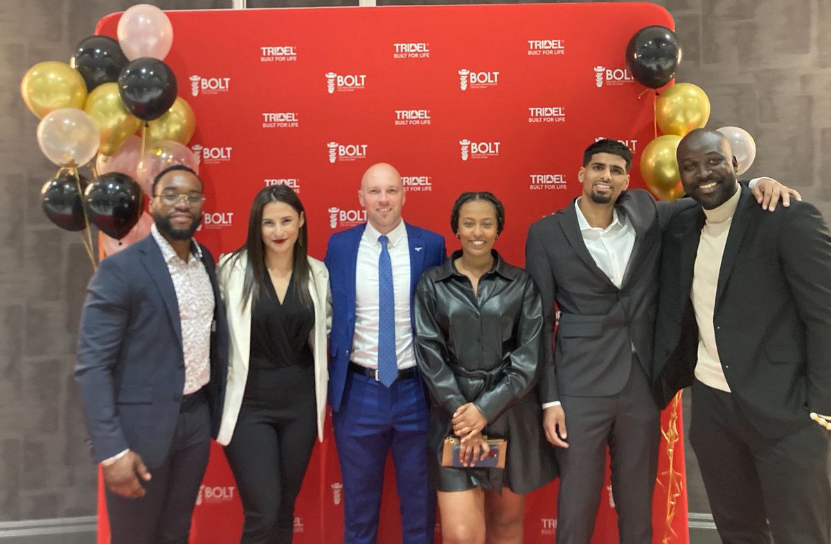 BradMBradford's tweet photo. Pleasure to join BOLT Charitable Foundation’s poker night this evening to support the next generation who will build up Toronto.

A crowd of 800+ came together to help at-risk and marginalized youth find a career in the skilled trades.

Thanks for the good work you do! https://t.co/VEzVbzzDMz
