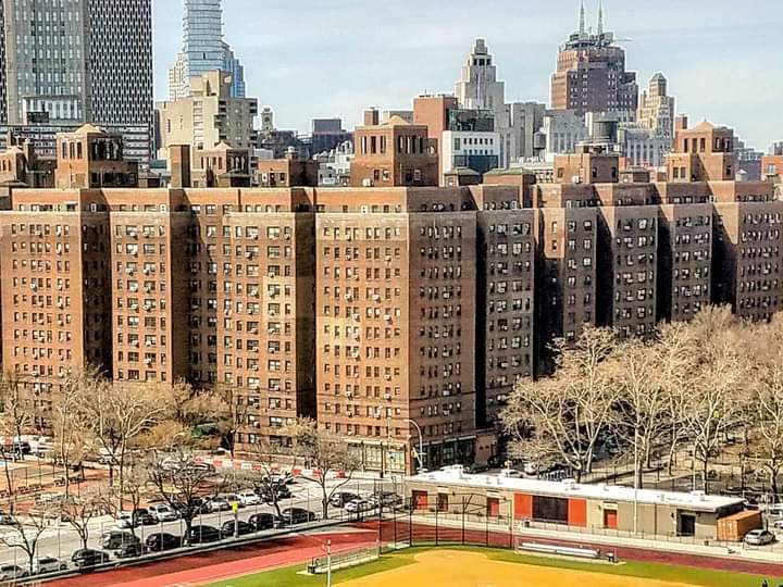 Rochdalian's tweet photo. Apartment houses in #Two_Bridges, #Manhattan. https://t.co/2HaYpQuSd3