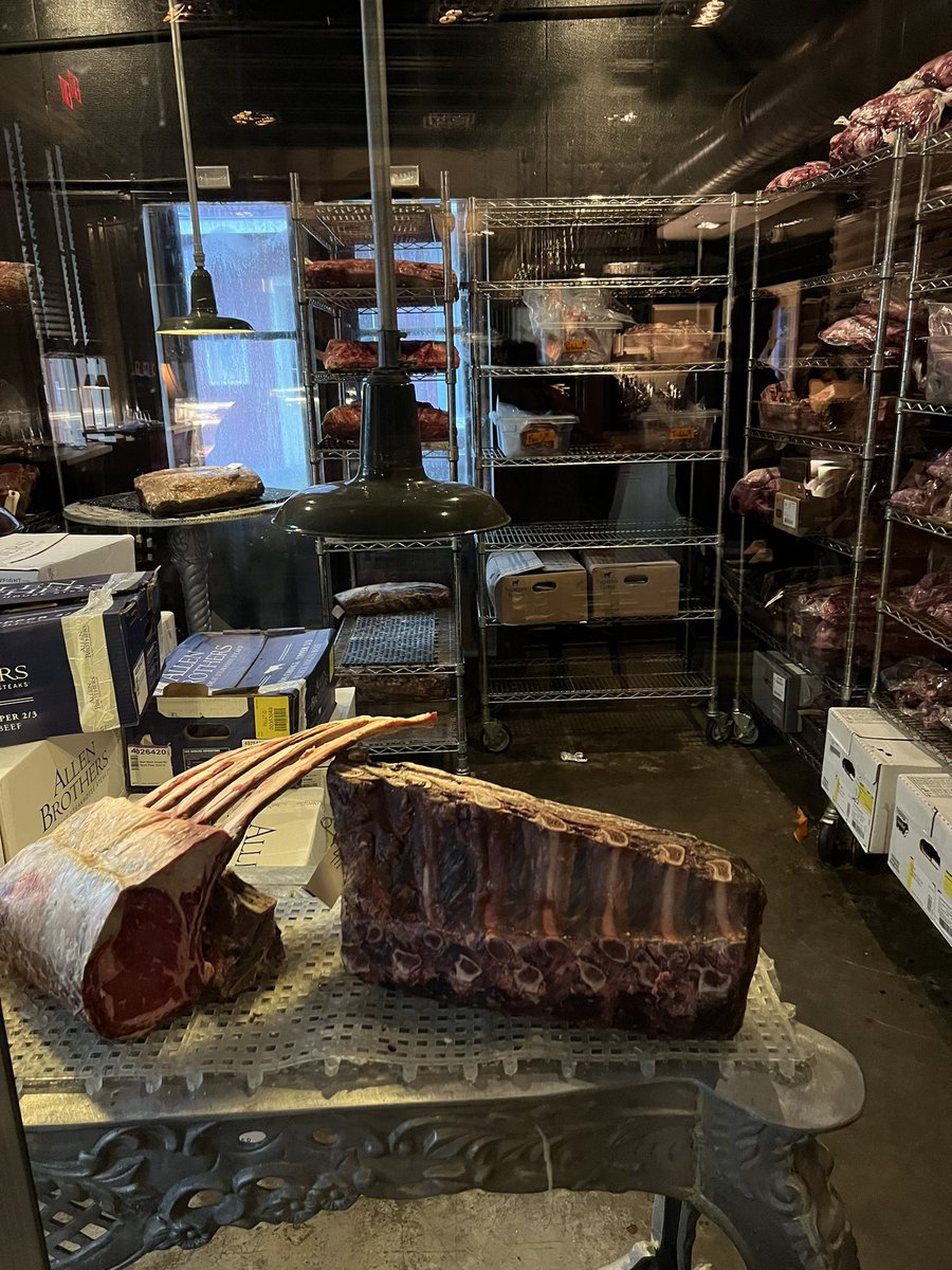 tiredofitall48's tweet image. Who likes meat? #tapthatash? #whut?