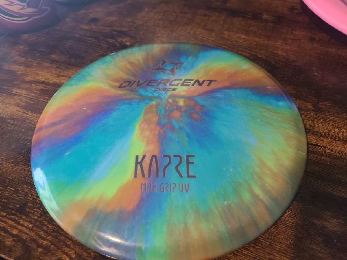 CamMac_7's tweet photo. Test dye on a disc I throw on water holes...dang now I need another throw away disc lol. #discgolf https://t.co/vzmyslsuss
