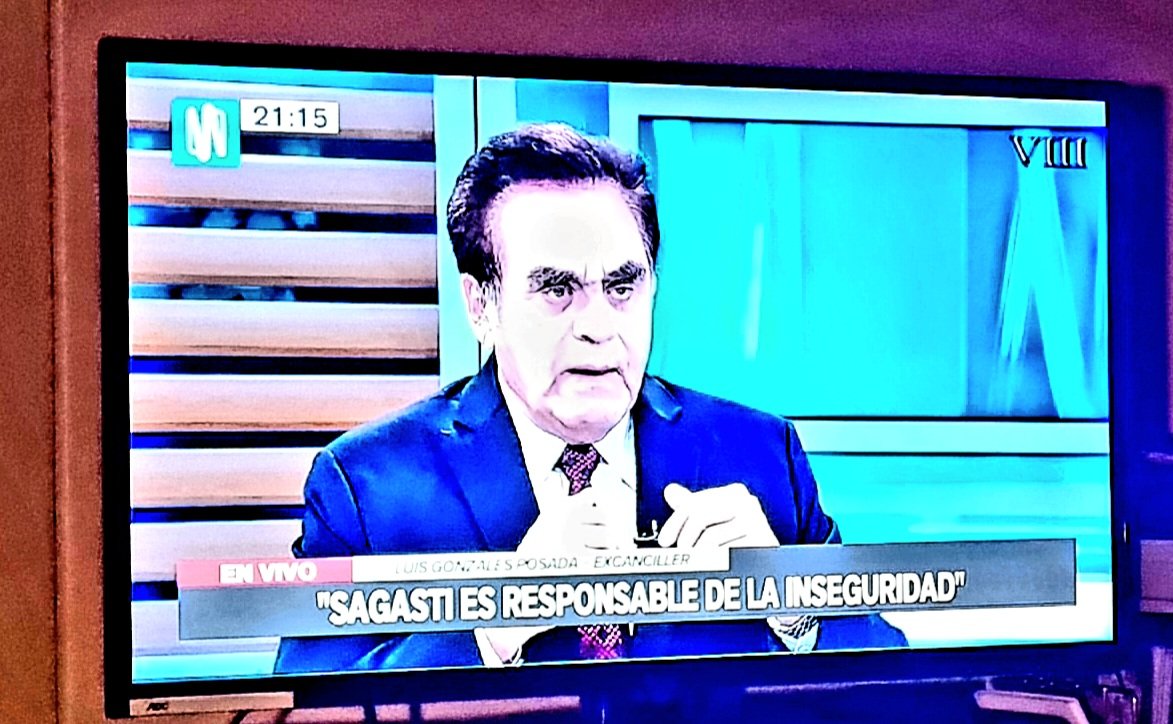 pavese's tweet photo. Luis Gonzales Posadas en @canalN_ justificando no solo la muerte de los peruanos y peruanas en diciembre y enero de 2023 sino también las de Inti y Bryan en 2020!!!! 
#FascismoFuera https://t.co/zcKU8HhR31