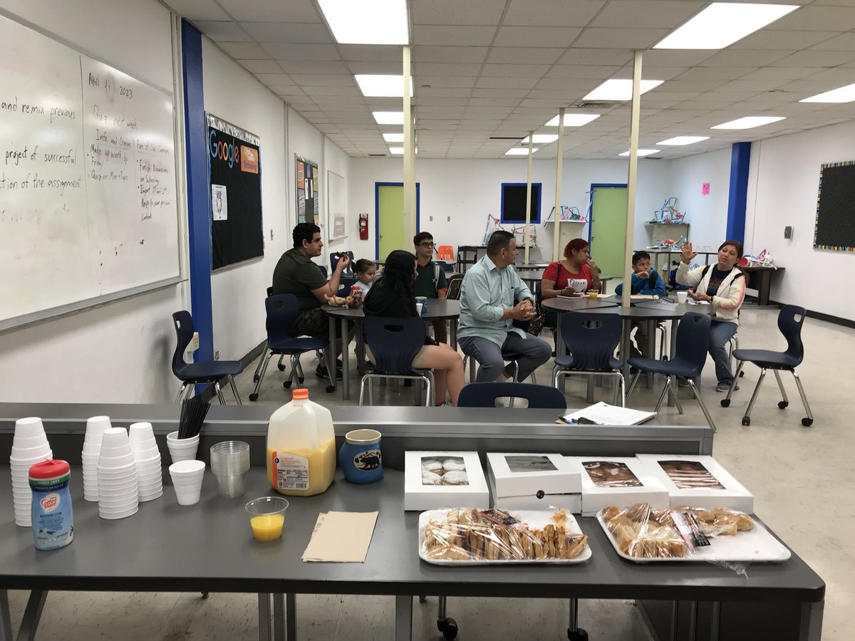 CitrusGroveMS's tweet photo. Our Donuts With Dad Event at Citrus! https://t.co/LP2U2x7ZIY