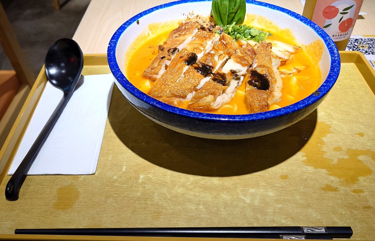 matw2121's tweet photo. #九龍灣 #黃店 #蕃茄仔 #meeapp
蕃茄湯底濃而不咸，加埋乾蔥同蔥粒味道更加有層次🤤。 雞扒煎到塊皮鬆鬆脆脆，雞扒冇乜油膩感都值得��🤓。 https://t.co/FUAEFv1N8O