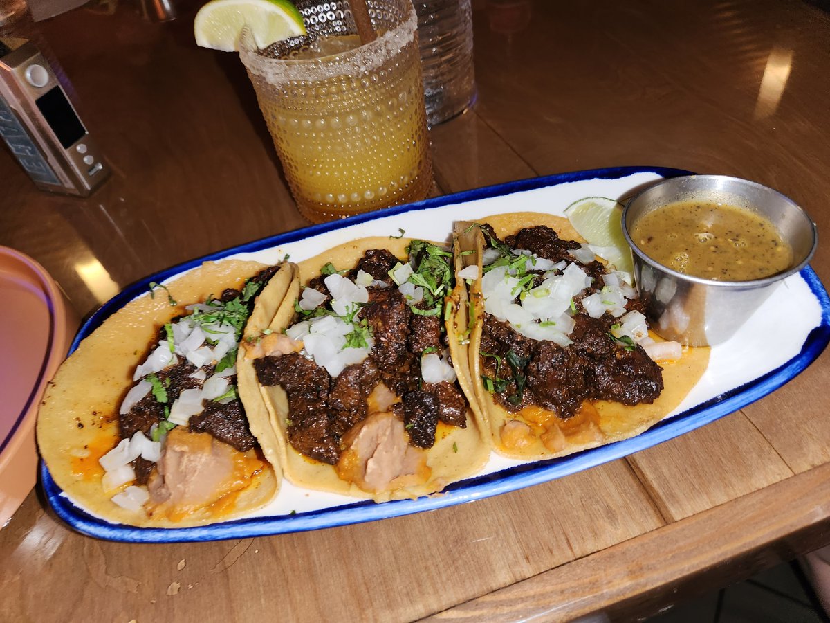 P1 (@p1stolas) on Twitter photo 