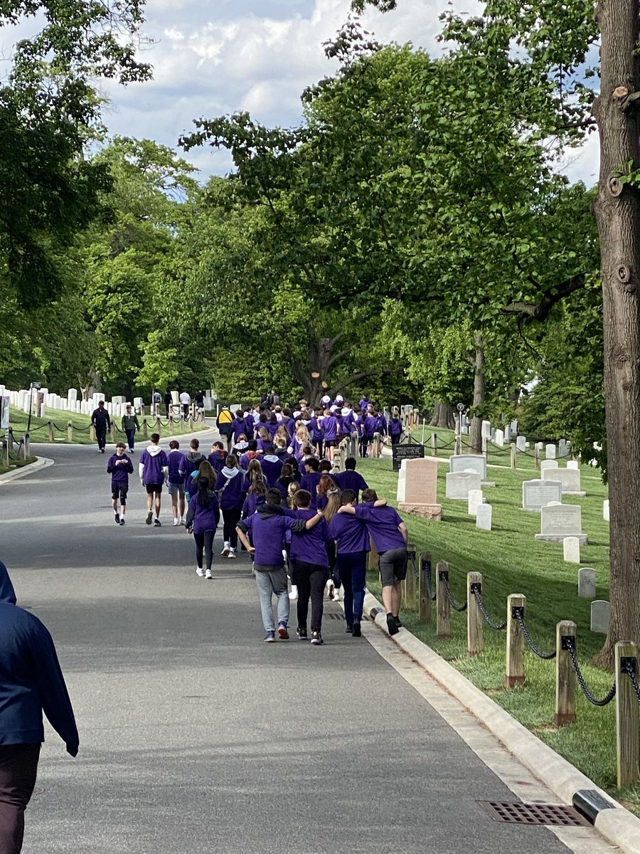 meredithteach5's tweet photo. Bus 3 at Arlington National Cemetery watching the changing of the guards at the Tomb of the Unknown Soldier #NRinspiregreat https://t.co/bwJ4lavJry