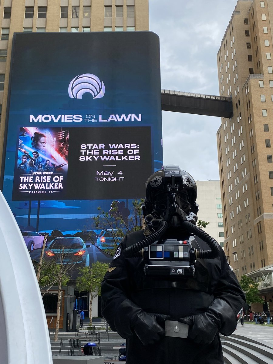 txeagleeyes's tweet photo. Trooping at the @ATTDistrict https://t.co/XLhPFxefKt