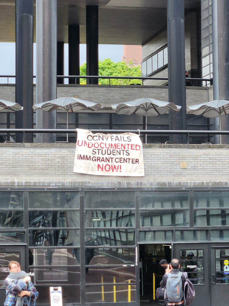Students at city college cuny are fed up with being ignored. Undocumented students are not prioritized and continue to not be taken seriously in their demand for a center on campus

#Classof2023 #nyc #undocumented #ccny #cuny #immigration #immigrant