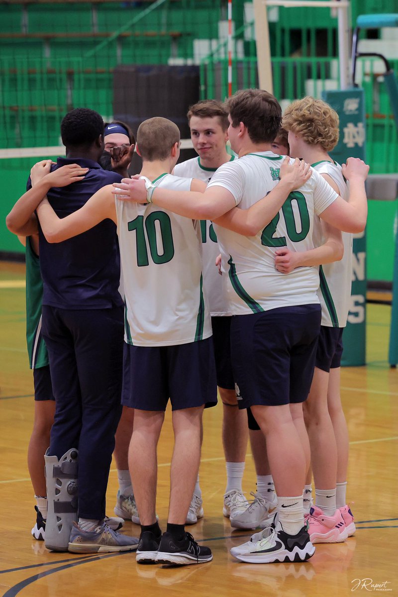 ndcpvolleyball's tweet photo. Great fight out of your Dons tonight! It was an even battle until the RedHawks pulled away half way through set one, but the Dons responded well in set two and showed great poise but ultimately dropped to #2 Marist (14-25, 23-25). #BetterEveryDay https://t.co/hPK8C46s0f
