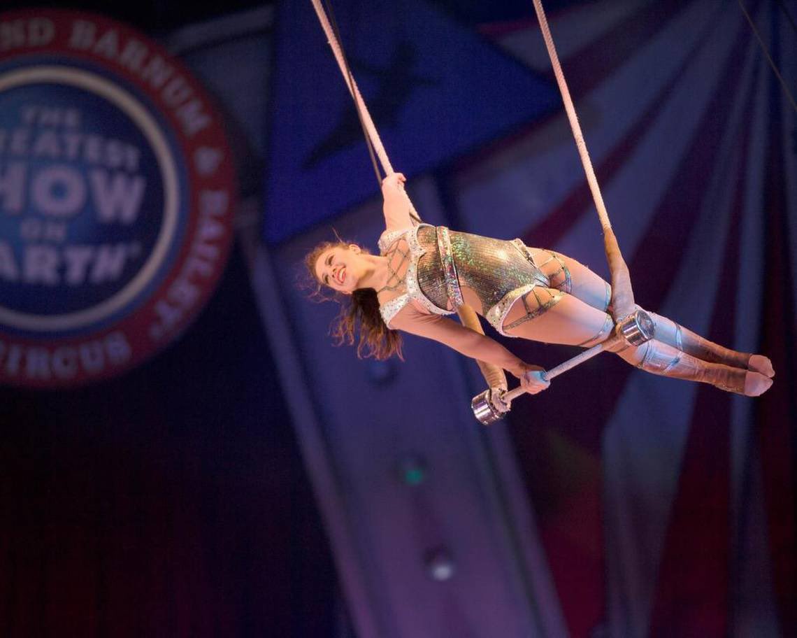 suffybummers's tweet photo. @OliLondonTV Dear Trapeze Community

Why do you believe this is appropriate for little children? 

Sincerely,

I’m a fucking dumbass and op isnt even drag https://t.co/gyoi9UA16I