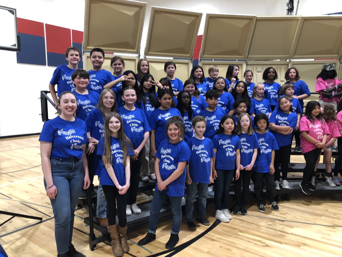 Halversontweets's tweet photo. Albert Lea Elementary Choir performs at Halverson Elementary tonight. Roughly 500 friends and family members attended. Thank you music teachers for making this happen. @AlbertLeaSchool #halversonrocks https://t.co/gTc8BSJUC4