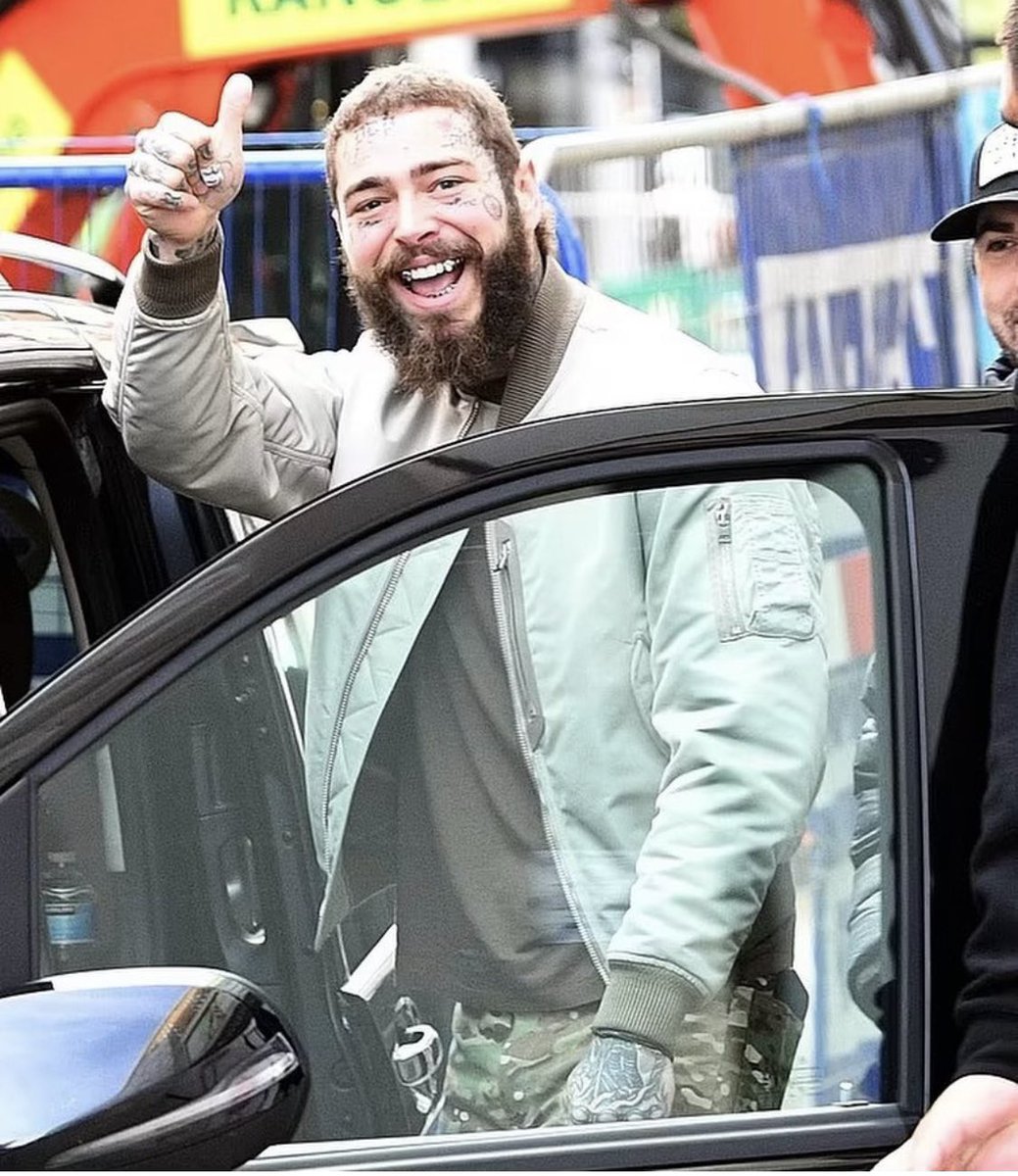 rriproarin's tweet photo. Where the f&amp;@k are the sh!t talking 
a$$holes when pictures like this exist?

My boy out living a happy life spreading joy and cheer to all he meets. https://t.co/TErr1vH3Wa