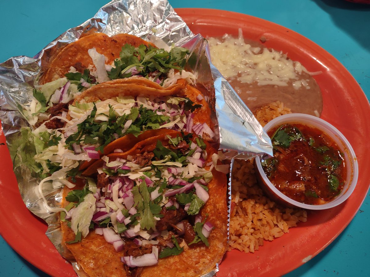 EIU_Fred's tweet photo. Almost done with finals, decided to celebrate my halfway completion with birra tacos! What are you going to do to celebrate? 🤔#CMN3980 #PantherPr https://t.co/qiki9Y8YHm