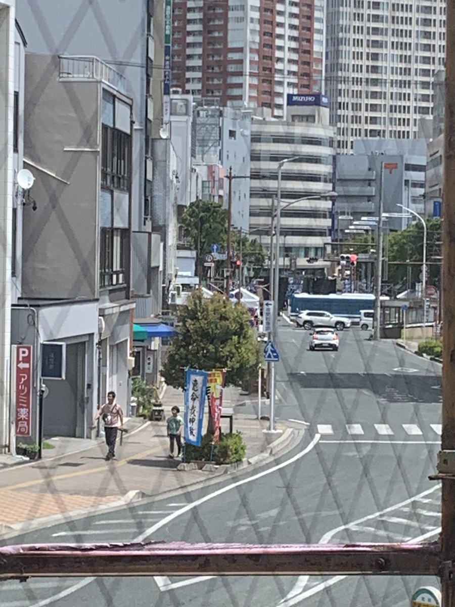 chiko_van's tweet photo. 松潤家康パレード1時間前
まだ静か、でかいロケバスに松潤家康様乗ってるのかね？ https://t.co/u66UNe88qz