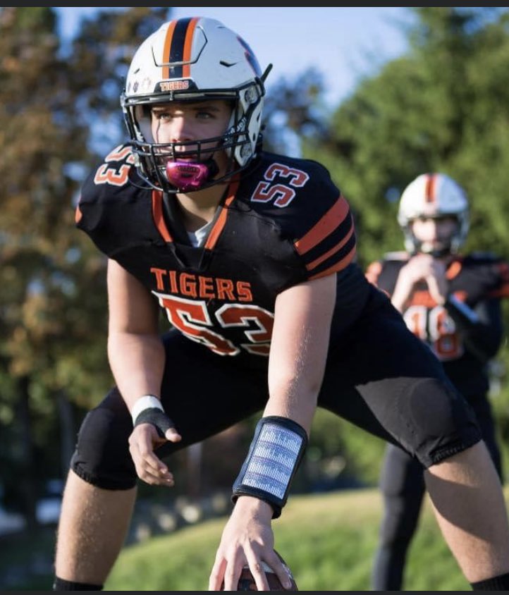 coachesWPFCA's tweet photo. Another commitment is in for team South and the 2023 #D10AllStarShowcase!  C/DE Austin Perlik of Sharon Area HS .#GoSouth @sharontigers Football @BobGreenburg @JasonMac37 https://t.co/PykYxN5JU8