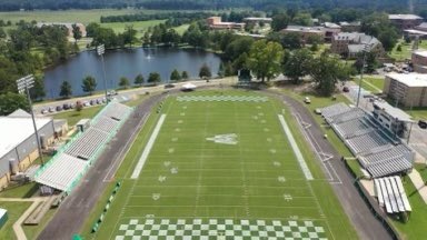 dzp_3's tweet photo. AGTG!!! Couldn’t be more thankful and blessed to be able continue my football career at UAM💚💚 #Committed @BentonTDClub @coachharris_2 @coachofpdc @ArElite100 @EarlGill10 @WeevilFootball https://t.co/ZB7NHuDRfO