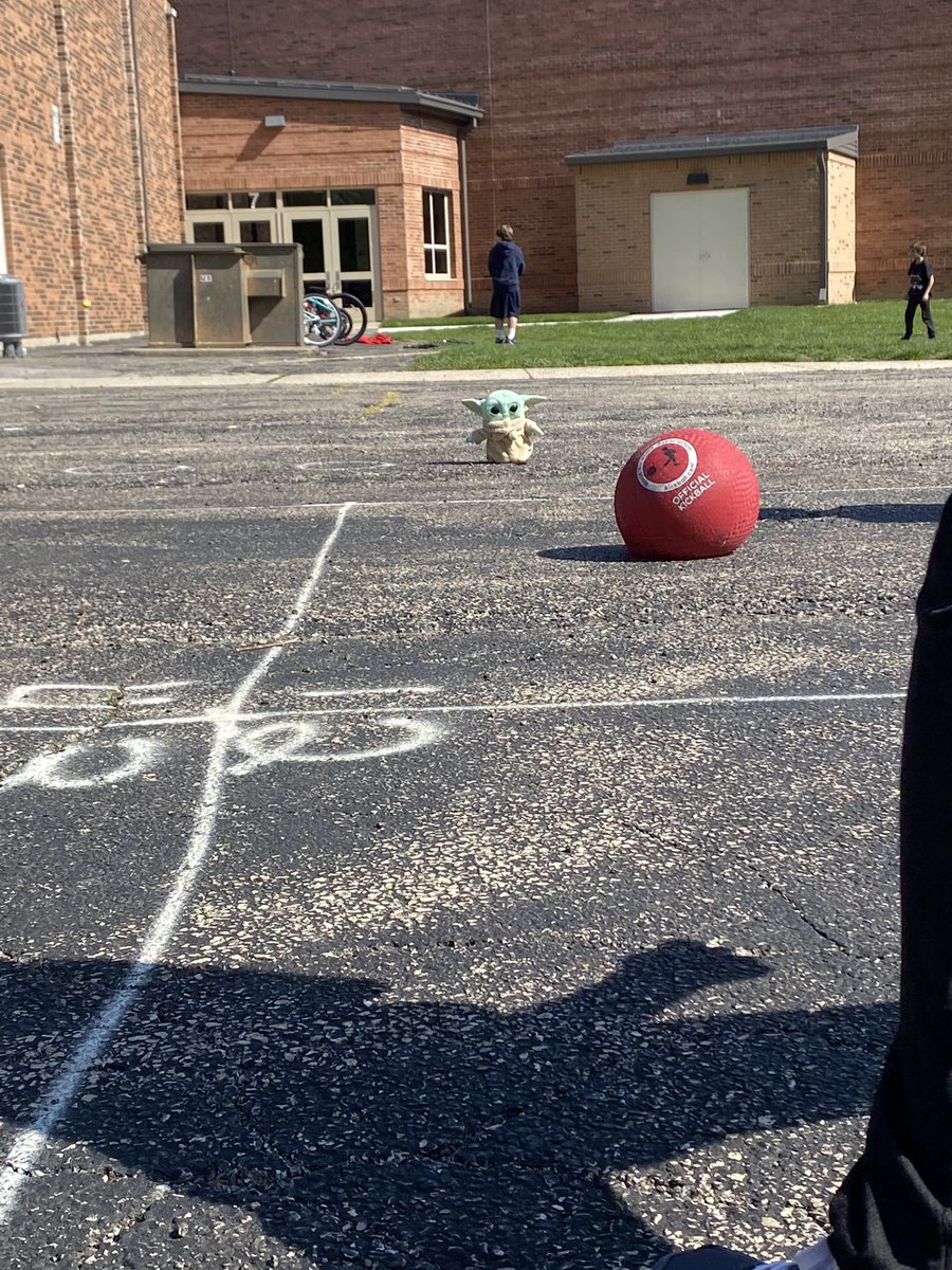 BridgetKay16's tweet photo. Din Grogu enjoyed some outside time with my kiddos today! #MayThe4thBeWithYou #navajoeagles #wesoar @palos128 https://t.co/6tEQVxsCrV