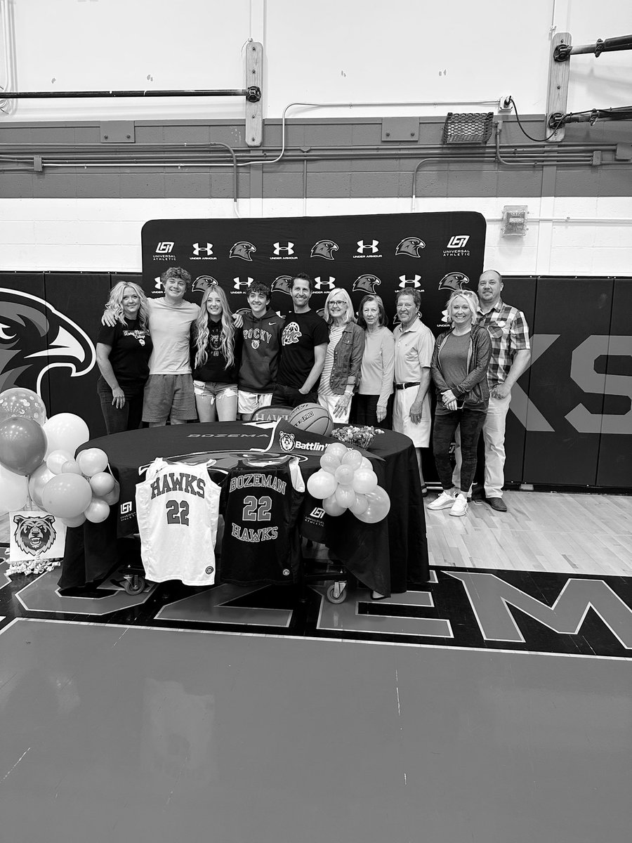 tailynrb_22's tweet photo. Offically a Battlin Bear!🐻 Can’t wait to get to work! @RockyWBB Thank you to everyone who made this day so special! The support in the gym was amazing and it was even better having my best friend @TyraOpperman sign right along side me!💚 https://t.co/vHiKlADKYG
