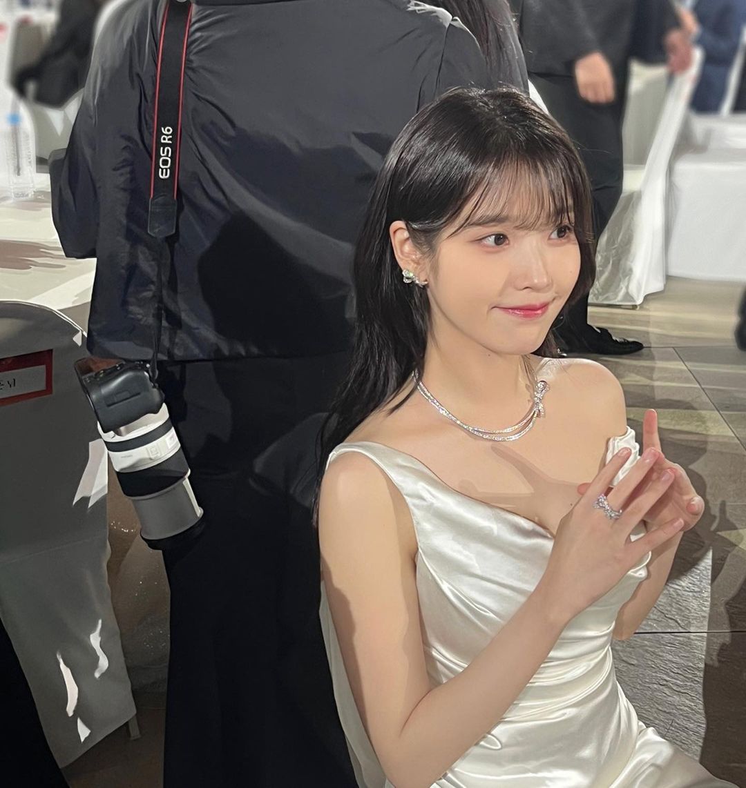 mingukiu's tweet photo. 천사유 indeed 🥰 in beauty and in personality, a total angel 🥰 https://t.co/yJiE4AUDRN