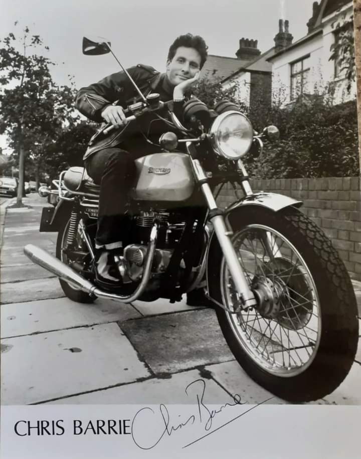 CBarrieFans's tweet photo. #chrisbarrie #autograph #photograph #blackandwhitephotography #publicityphoto #triumphmotorcycle #britishmotorcycle #motorcycle #petrolhead #reddwarf #spittingimage #thebrittasempire #tombraider #actor #impressionist #comedian https://t.co/WZqIQn6Kik