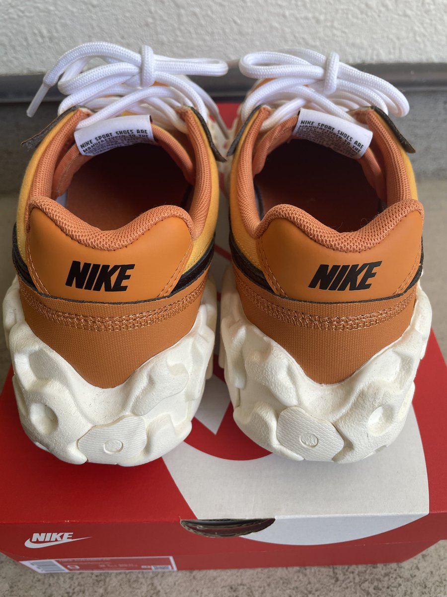 kayamaka's tweet photo. 昨日おろしたスニーカー。
#NIKE
#OVERBREAK https://t.co/8TvPPLzQ4g