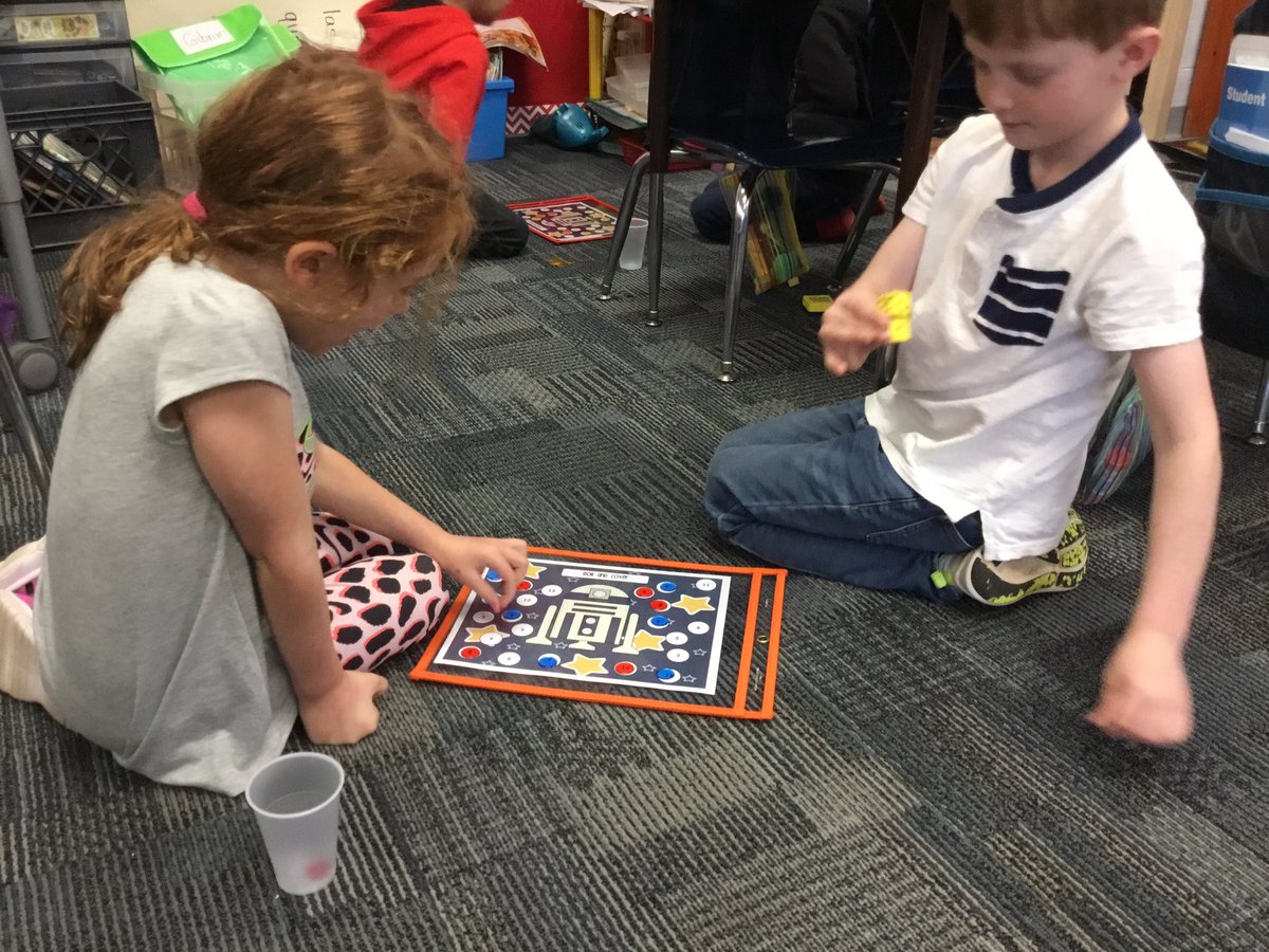 MrsDeAngelisRH's tweet photo. May the Fourth Day fun! @RobertHunterES @FlemRarSchools https://t.co/jgCDMBKBcW