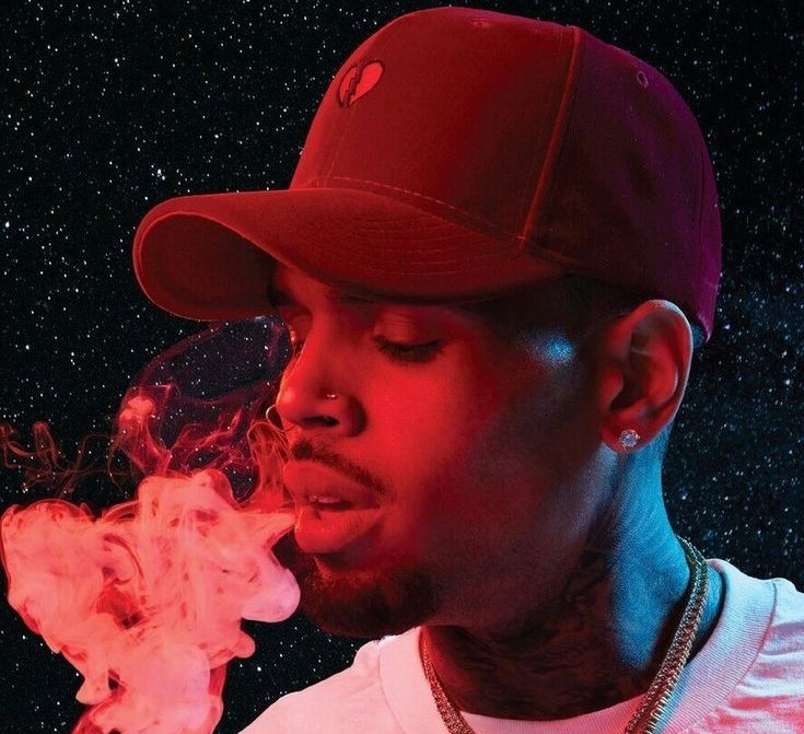Happy 34th birthday to Chris Brown.
What\s your favourite song from him ? 