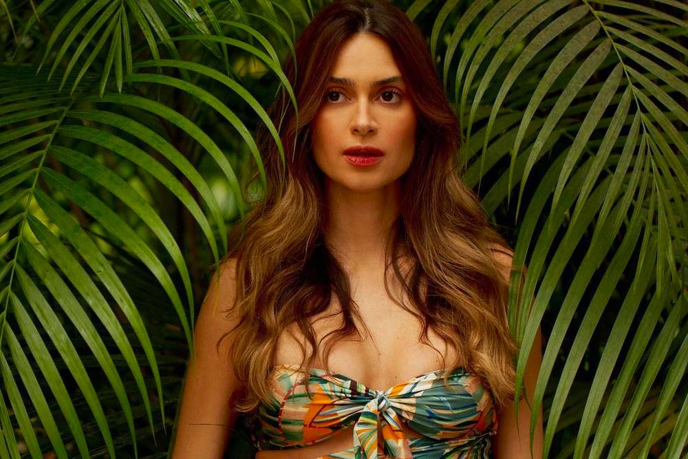 Depois de expressar tristeza e arrependimento, Thaila Ayala compartilha a amamentação do filho cafedeideias.com/depois-de-expr…