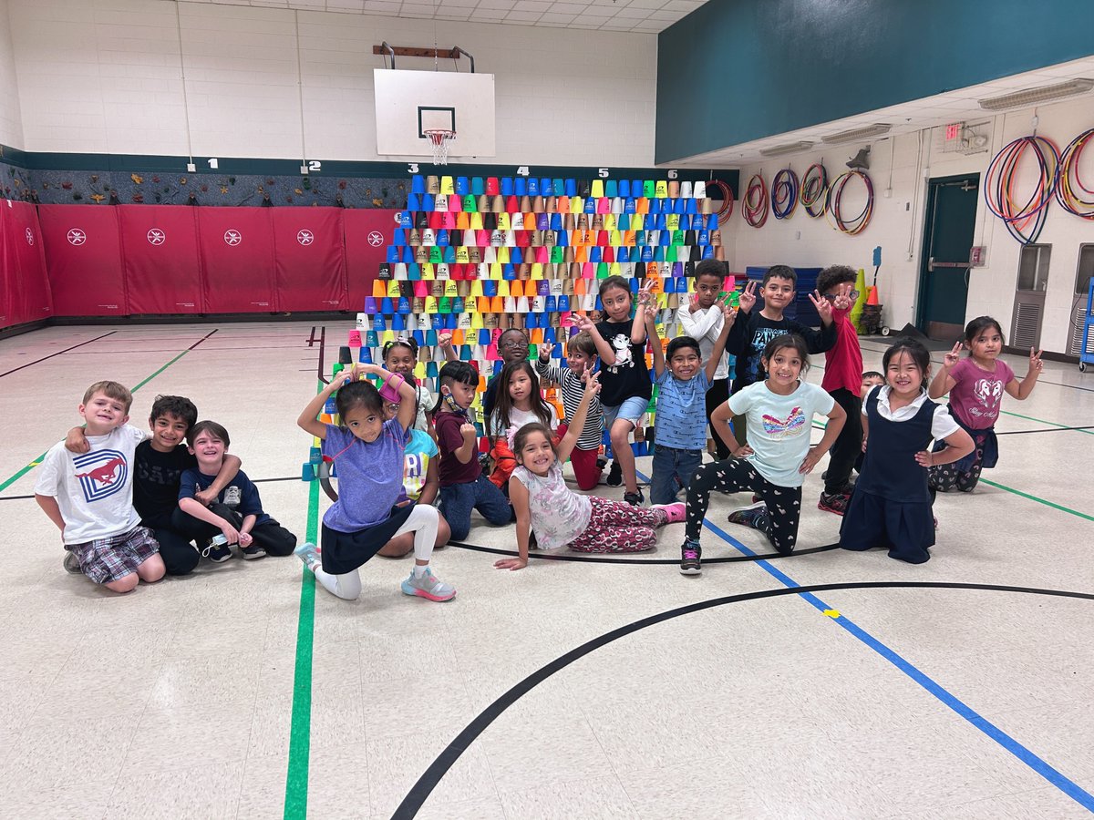 Coach_NPerez's tweet photo. Definitely one of their favorite end of year activities! 🥳 #BeaverFirst @BeaverMST_Stars https://t.co/QkUWeyQz0O
