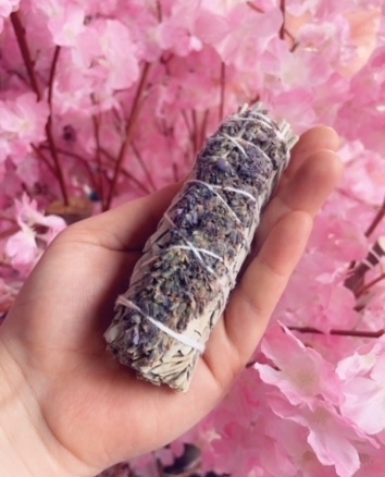 summersandfall's tweet photo. 🌱Indulge in the soothing and calming scent of lavender and sage with our all-natural lavender sage product. 🌿⁠
⁠
✨Perfect for those looking to unwind after a long day
⁠ https://t.co/FgQDGAulYs