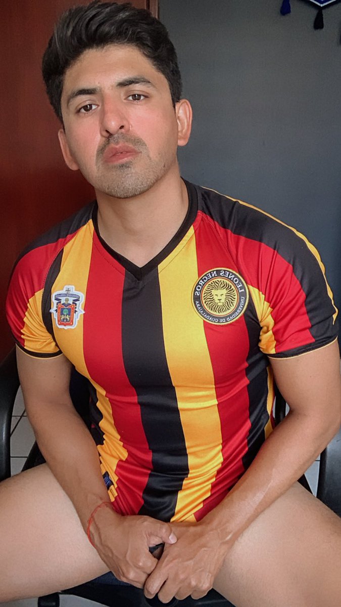 CesarCarVal's tweet image. Soccer era Vol. 2 … me gusta como se ve el pectoral en este jersey ☺️