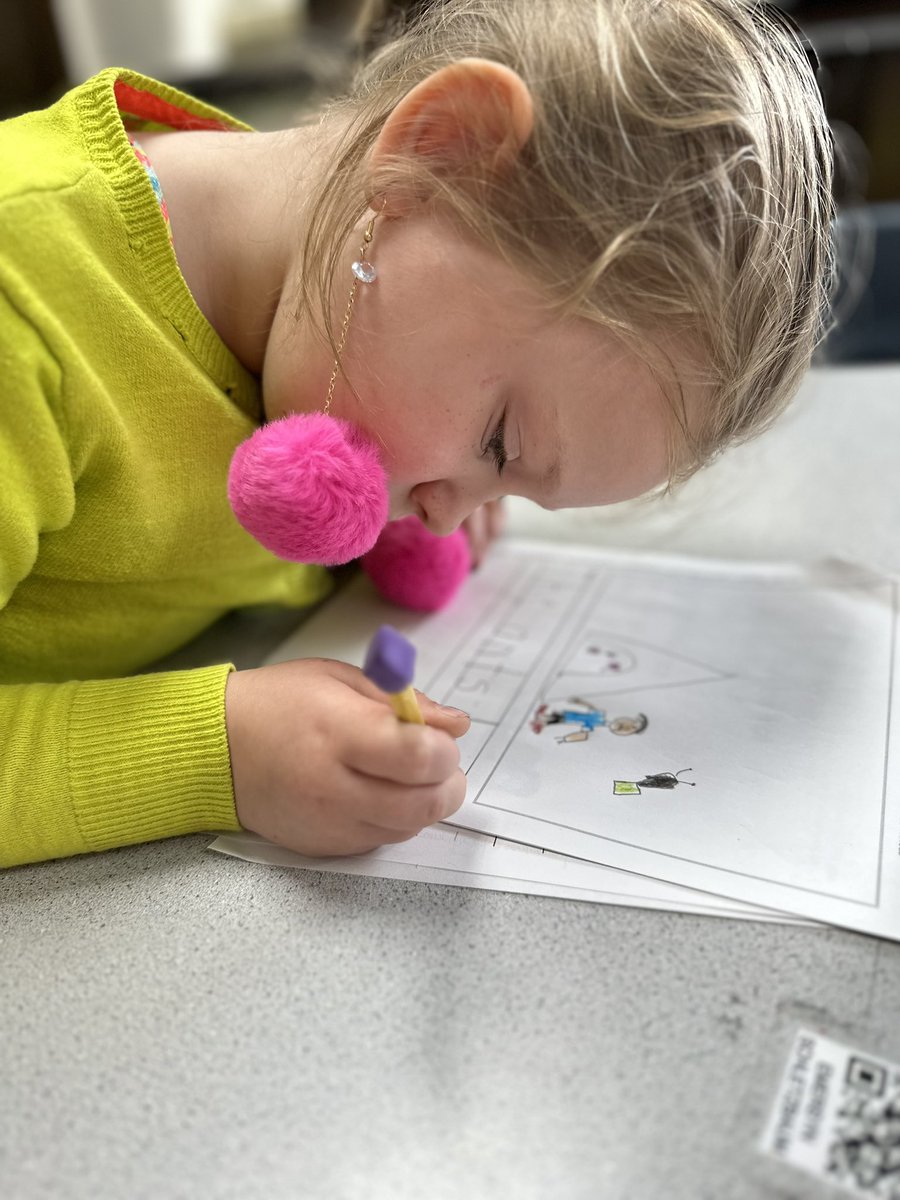 heyschletz's tweet photo. So many things I love about being a teacher mama but one of my faves is getting to sneak in moments with my girls during the day. Got to spend some time in this cutie’s classroom today! ♥️ https://t.co/hNUyd2y6I7