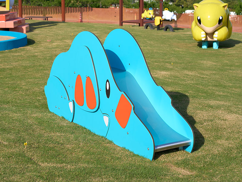 ゴマゾウのすべり台がたまらんっ！🥰