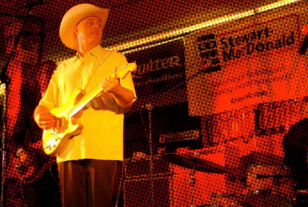 HelloBooking's tweet image. Deke Dickerson has a ton of dates scheduled this summer. Fill in your calendar! 

dekedickerson.com/live-dates/