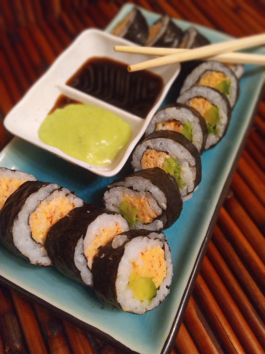 MissJawlz's tweet image. Spicy crab is how I roll...
😏✌️
🦀🌶️🍣

#sushi 
#JuliasKitchen 
#ThursdayEdition