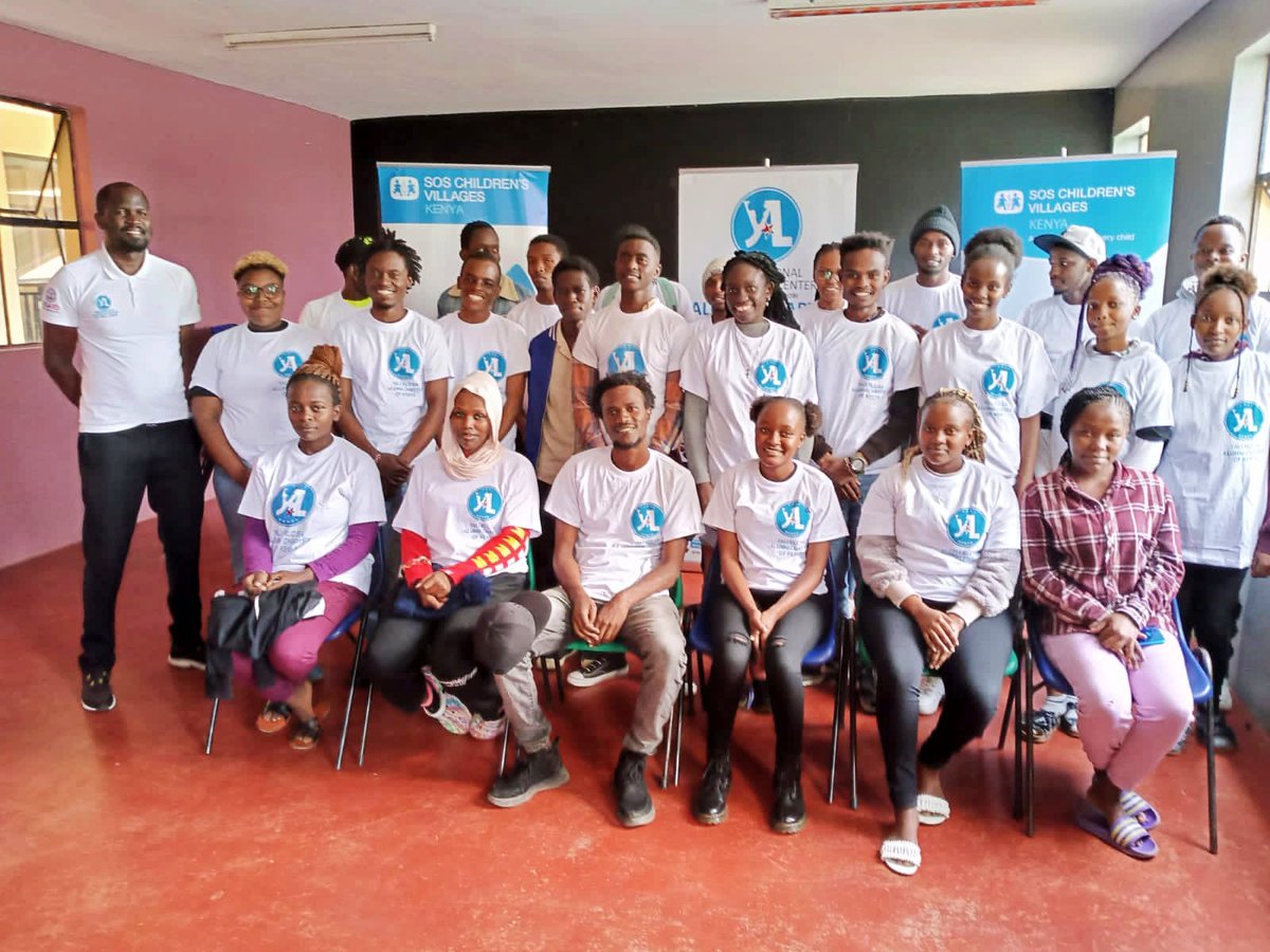 YALIAlumniKe's tweet image. @YALIAlumniKe
Chairperson @fredtunya
led a team from the Chapter to conduct @YALIRLCEA
&apos;Information Session Workshop&apos; in Nairobi. He delivered a session on how to join #YALI &amp;amp; available opportunities for young Kenyans. 
In partnership with @SOSCVKenya 
#ConnectCreateCollaborate