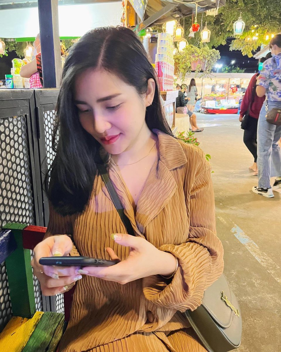 senphlnaca1's tweet photo. ภายใต้ความเงียบ ที่เต็มไปด้วยเรื่องราวที่วุ่นวายมากมายเต็มไปหมด.😓🖤
#โสด #หาเพื่อน #ฝากรีทวิตด้วยนะค่ะ https://t.co/EThXJ8Hrtk