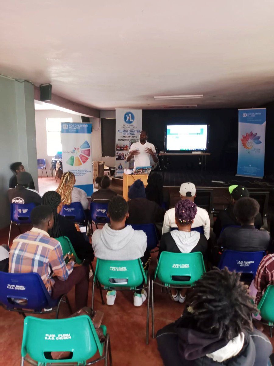 YALIAlumniKe's tweet image. @YALIAlumniKe
Chairperson @fredtunya
led a team from the Chapter to conduct @YALIRLCEA
&apos;Information Session Workshop&apos; in Nairobi. He delivered a session on how to join #YALI &amp;amp; available opportunities for young Kenyans. 
In partnership with @SOSCVKenya 
#ConnectCreateCollaborate