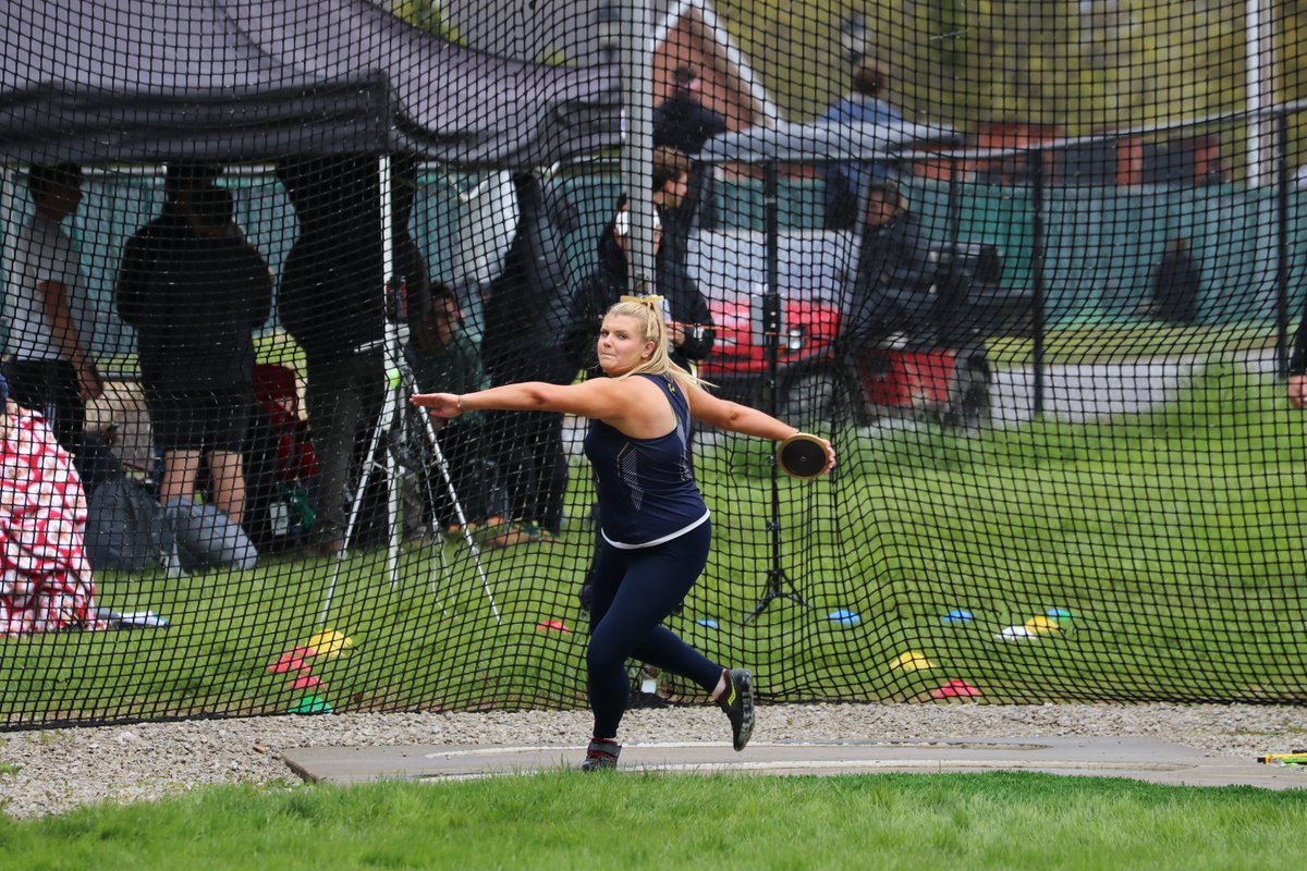 jcusports's tweet photo. WT&amp;F: During the first day of the OAC Championships, Kelsey Dunn made it a 3-peat in the discus, Erica Esper won the 10k for the second straight time, the 4x800 hit new heights, and the sprinters thrived ⚡️

📰https://t.co/ntz2NLSMtx
#StreakUp ⚡️ @JCUXCTF https://t.co/qNqfXxsnpa