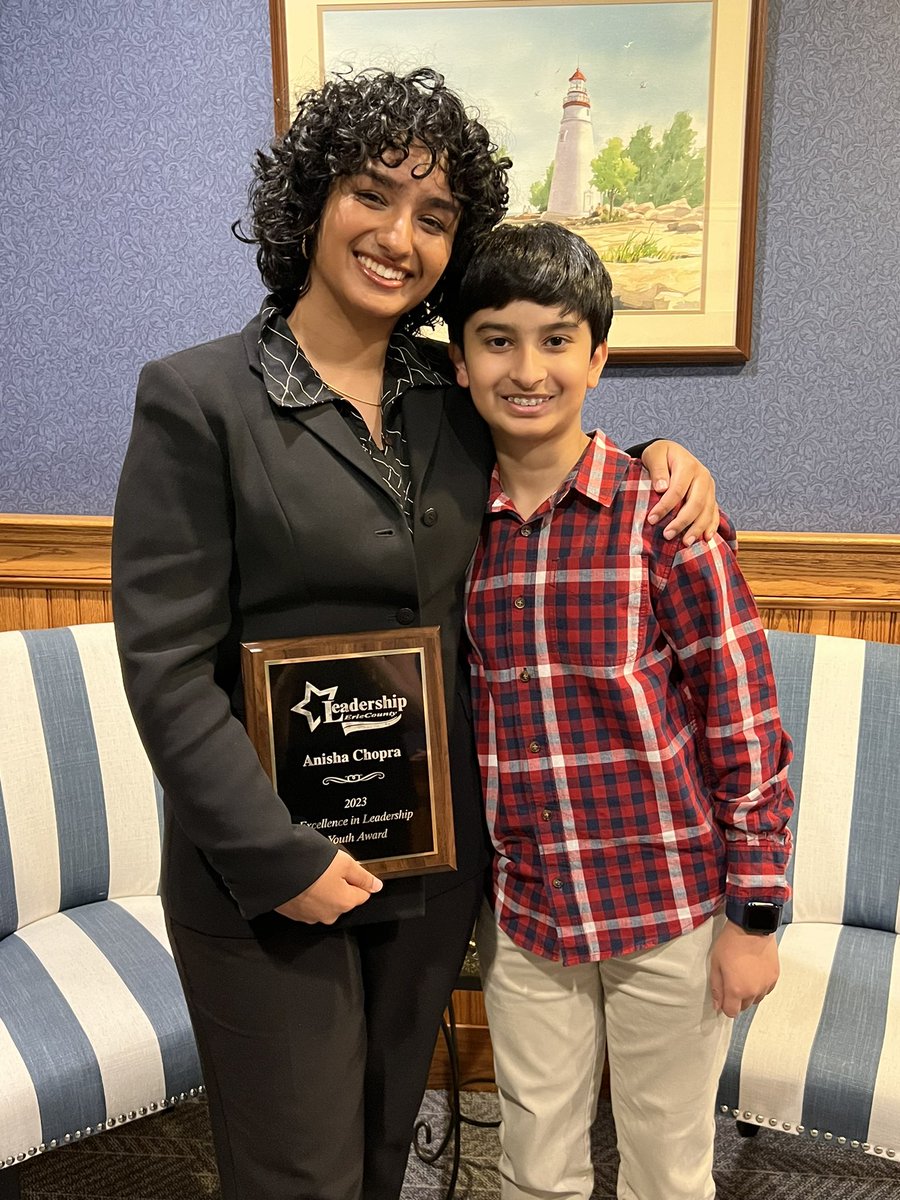 CharuChopra12's tweet image. So incredibly proud of you Anisha!💙 Knock on wood!!#BlueStreakPride