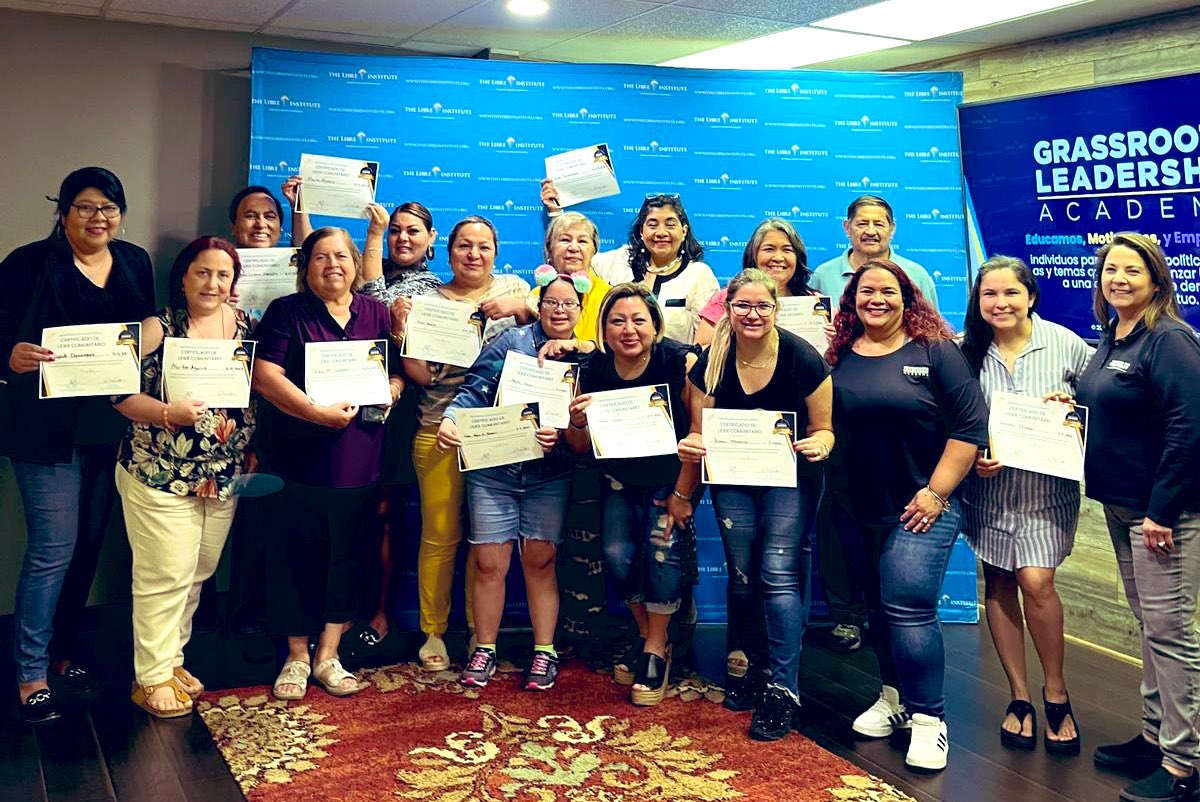 annieeocasio's tweet image. After two days of training, i can only say #SanAntonio future looks better than ever! This group is 🔥🔥#CommunityLeaders #FreedomDrivesProgress