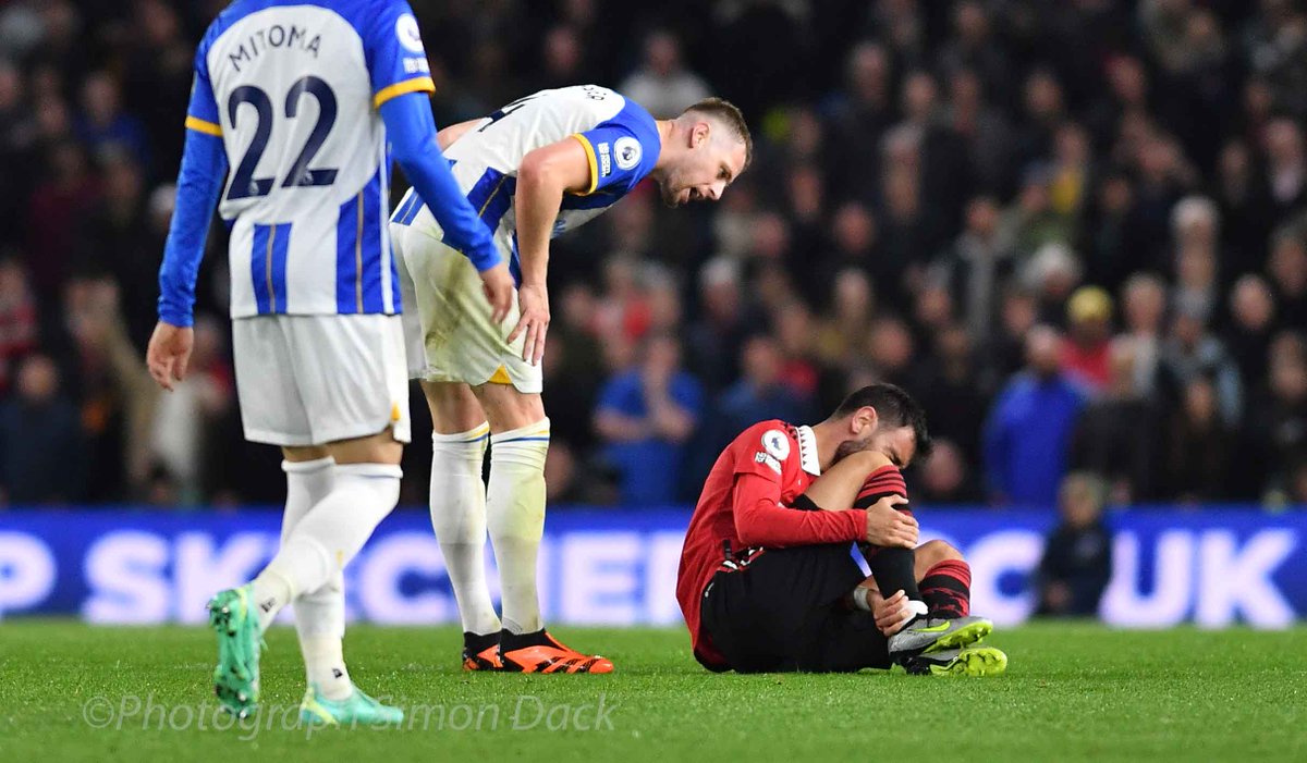simondackpix's tweet photo. There is a Footballing God as Seagulls beat United in late drama at The Amex @Brian__Owen @AndyNaylorBHAFC #PremierLeague #football #Brightonfootball #seagulls #NorthStandChat @Vervate https://t.co/Y07Dey9sXN