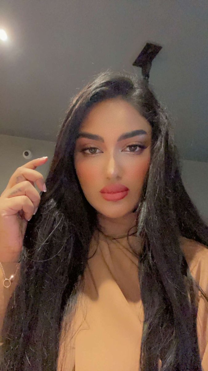 MeeraSh58638042's tweet photo. Mathira #mathira #iammathira @IamMathira #hotmathira #mathirass #beautifulmathira #mathiratits https://t.co/dg0HEfiUJB
