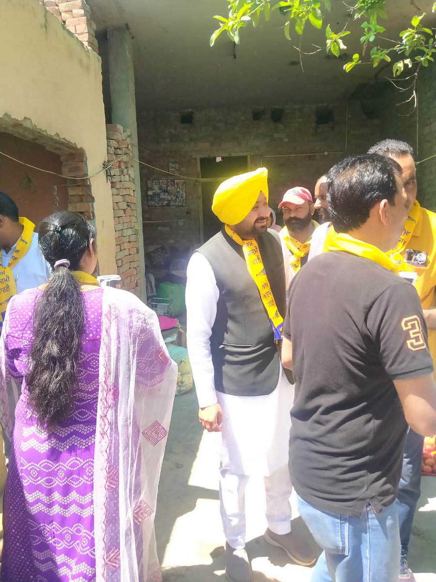 MKachoora's tweet photo. Door to door jalandhar ( kot sadeek) https://t.co/wh5gHDlg2Q