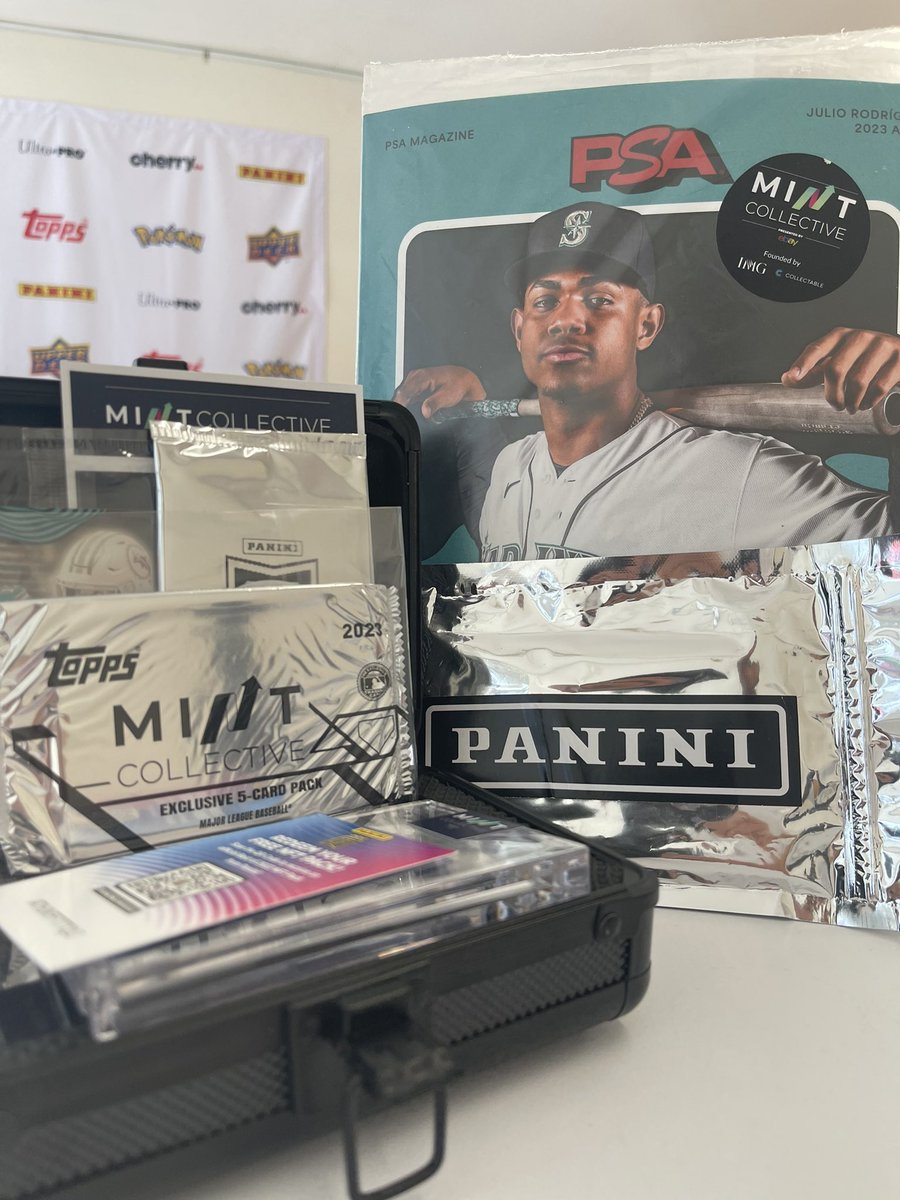 cherrycollect's tweet photo. Giveaway! Win a Mint Collective prize pack from Cherry! We held onto this beautiful set of giveaway item’s featuring exclusive packs, cards and a tremendous case! Just RT this post and comment what you hope you pull from the packs! Winner drawn on Monday 🍒 #thehobby https://t.co/KEvptgiJf4