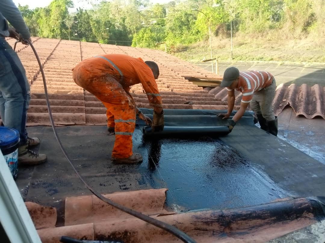 JessBritoJr1's tweet photo. Comisión de servicios del EPM del PSUV a cargo de @FranciscoLachea encabezaron los trabajos en la sede de la Orquesta Sinfónica prestando gran apoyo logístico para los amigos del MPPOP. TRABAJO EN EQUIPO VICTORIA SEGURA @ErnestoLunaPsuv @Eddalys7 @GobMonagas_ https://t.co/zle9qGcHFX