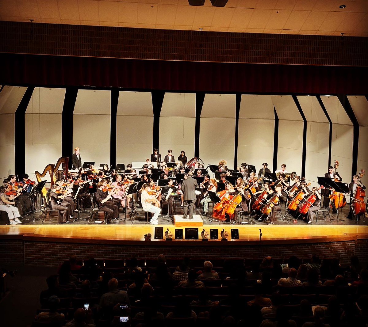Tonight was the Spring Orchestra concert! Everyone did a great job! Good Luck to all the Seniors. 🎻🎷♥️🎵